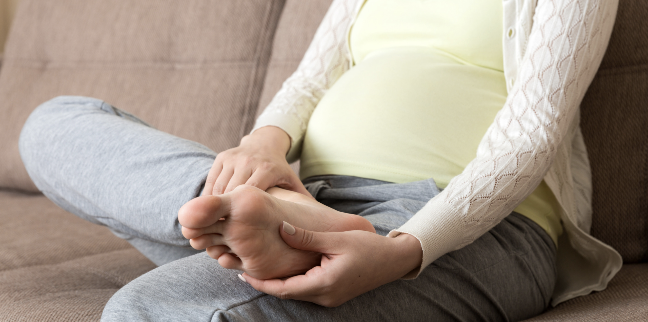 swollen ankles and legs in pregnancy