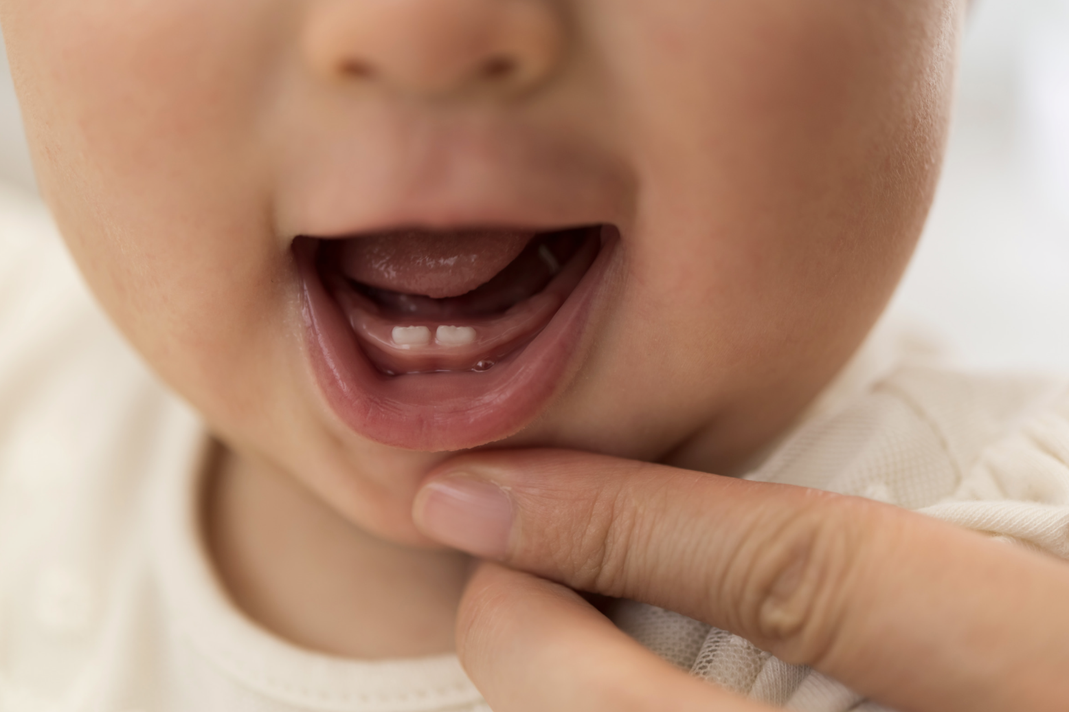 baby shown signs of teeth